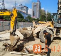 操干我视频高温下的坚守｜道路建设者用汗水铺就畅通路